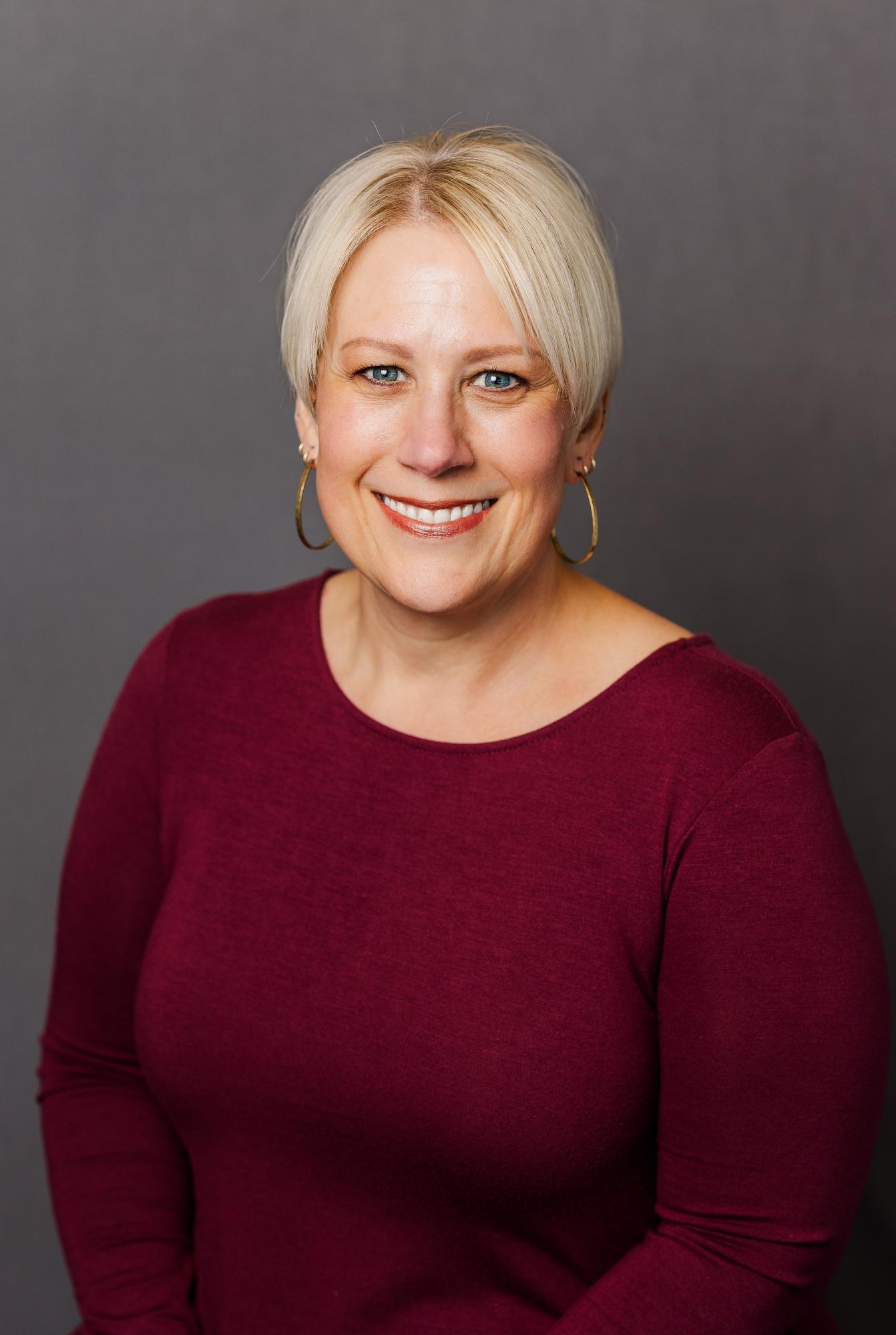 Beth Evans Headshot